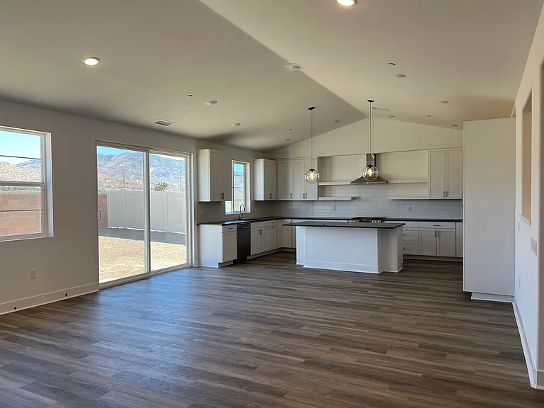 1840 Vincent Dr — Photo 6