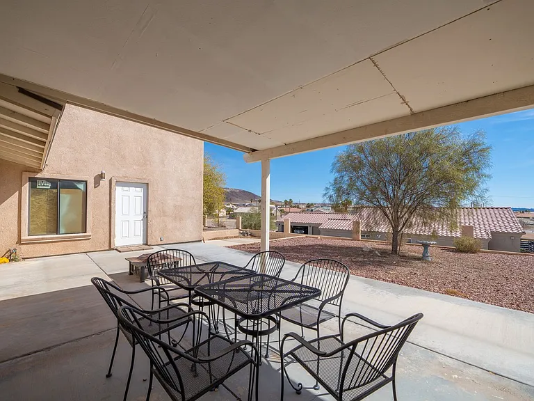 3910 Coral Reef Dr — Photo 40