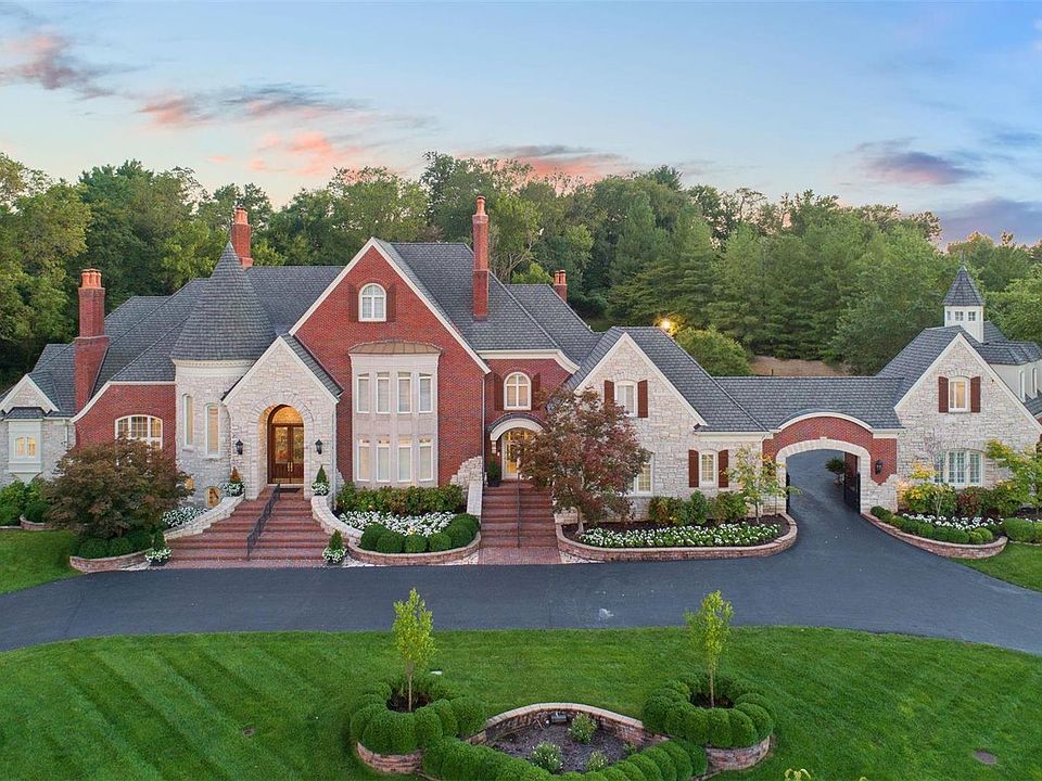 1st image of 4 Lochinvar Dr