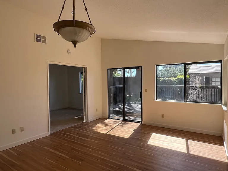 2200 Forsythia Way — Photo 9