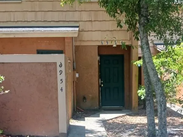 6954 Trout St, Tampa, FL 33617