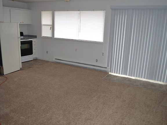 4th image of 11758 Greenwood Ave N APT 5