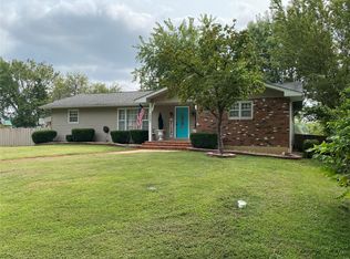1007 Sycamore St, Cuba, MO 65453