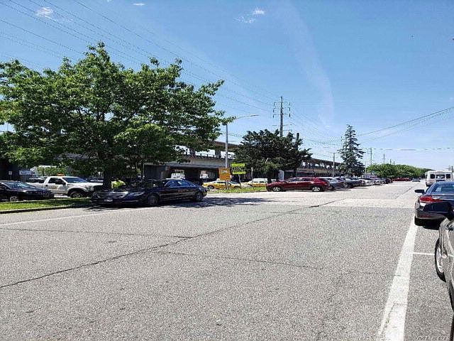 1st image of 2705 Pettit Ave