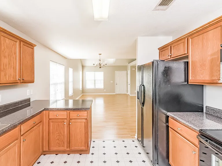1202 Elisha Ct — Photo 5