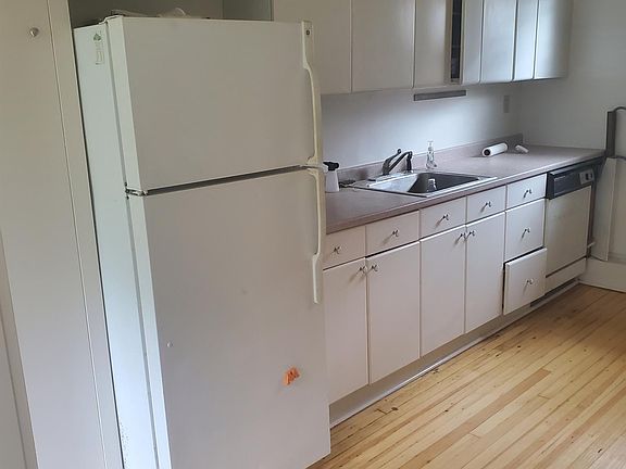 5th image of 31 N Eckar St #209