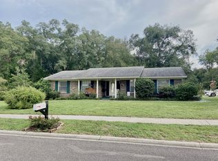 8 Canterbury Ct, Orange Park, FL 32065