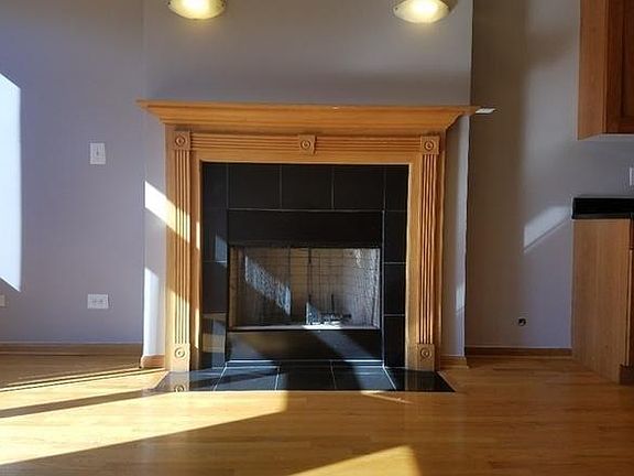 Sitting room/ fireplace