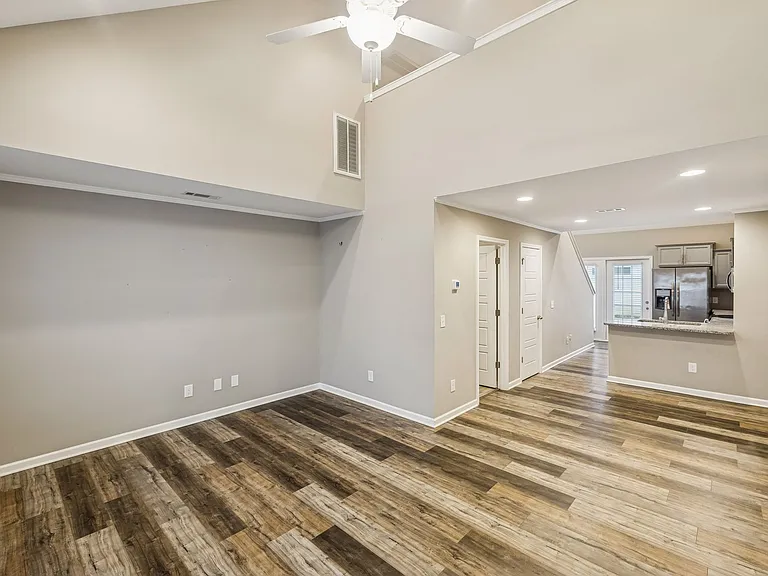 3219 Clemons Cir — Photo 9