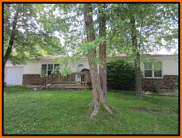 1st image of 2204 Oak Ln