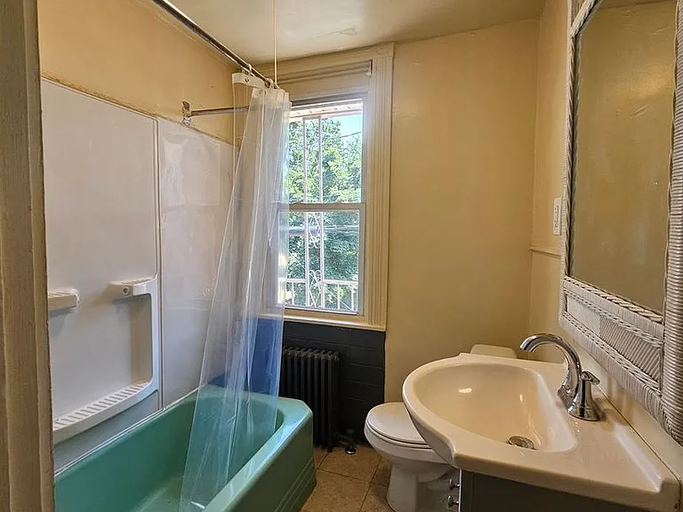 121 Laurel St — Photo 15