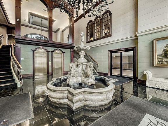 3rd image of 3334 Peachtree Rd NE APT 1208