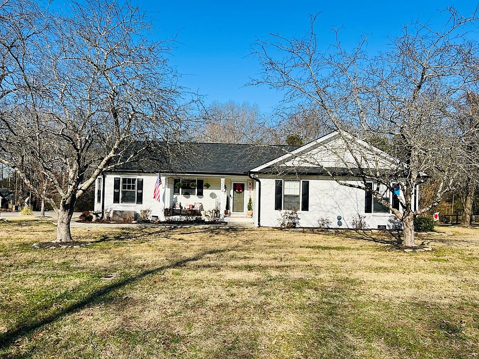 1st image of 354 Twin Oaks Dr