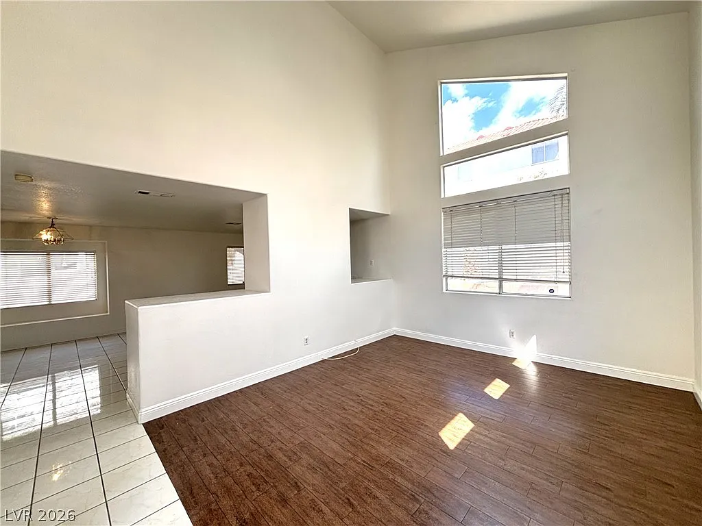 3 bed, 2.5 bath, 1633 sqft, $1,800 — Photo 2