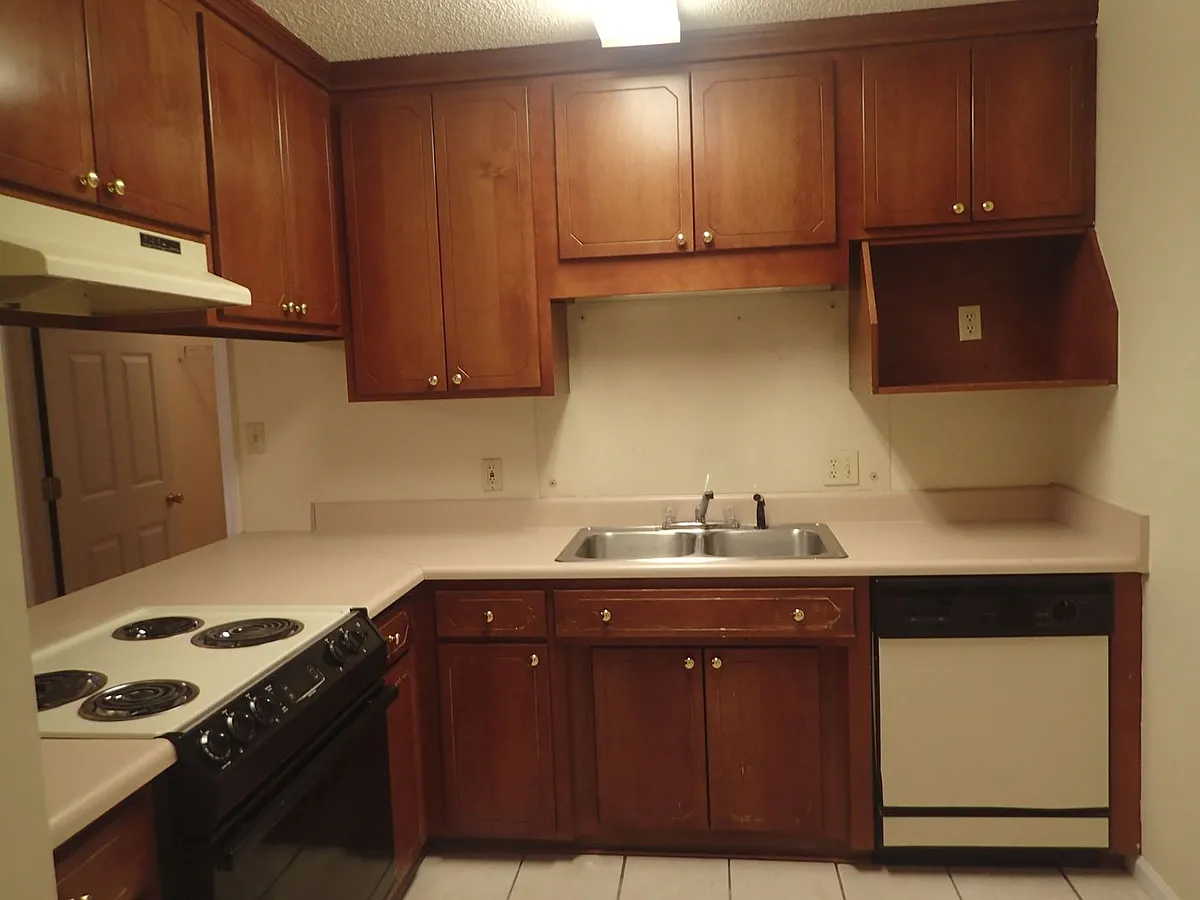 Building Photo - 3905 Heatherwoods Dr