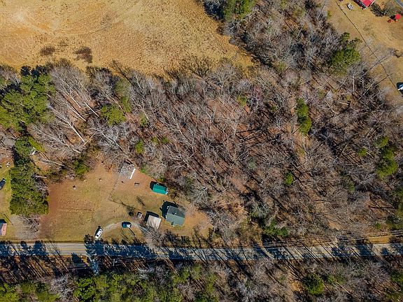 4th image of 640 Canaan Rd