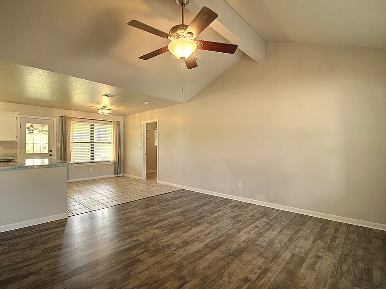 117 Dover Dr — Photo 4