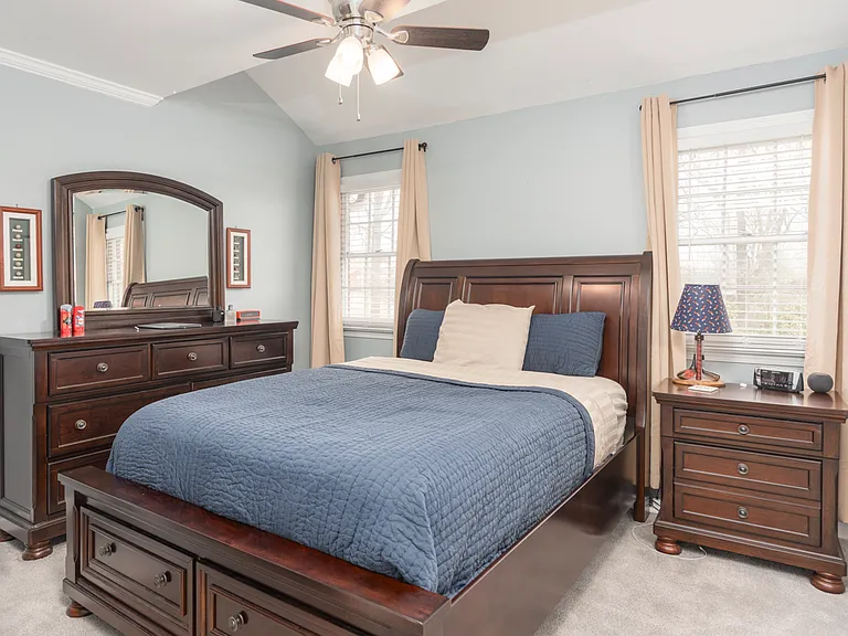 510 E Gillespie St #B8 — Photo 8