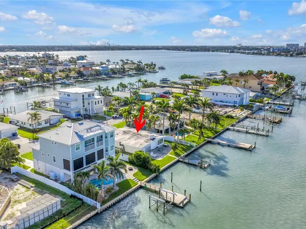 11240 6th St E, Treasure Island, FL 33706