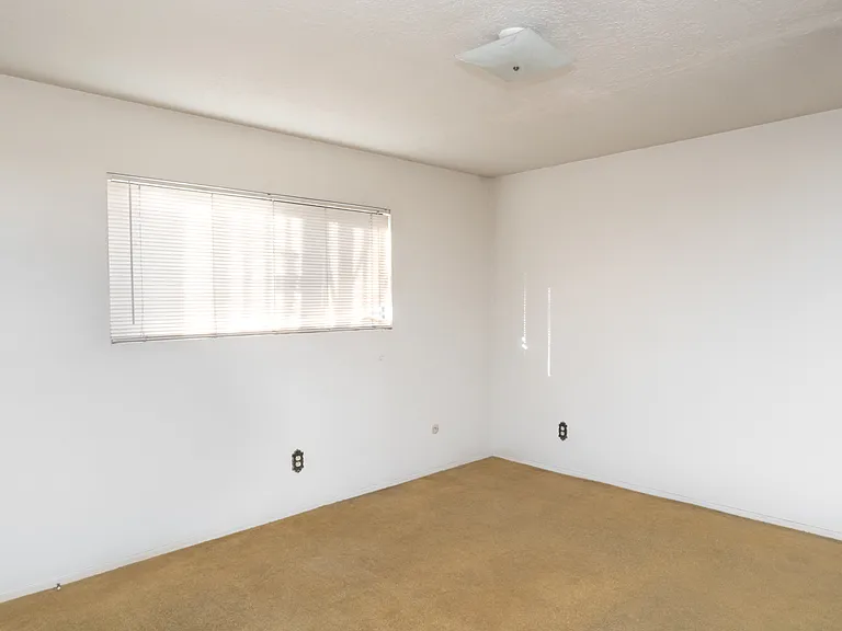 1813 Girard Blvd NE #11 — Photo 12