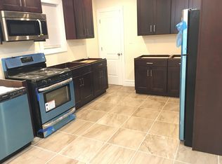 11519 208th St, Cambria Heights, NY 11411
