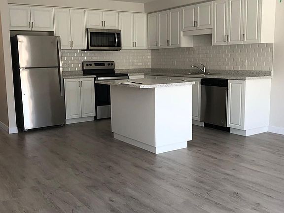 3rd image of 160 Stanley St #7