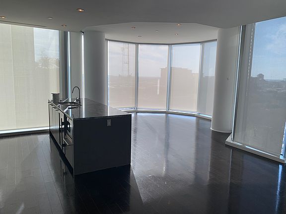 3rd image of 2900 McKinnon St APT 804