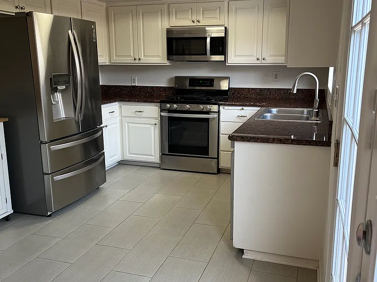 422 N Marengo Ave #3 — Photo 10