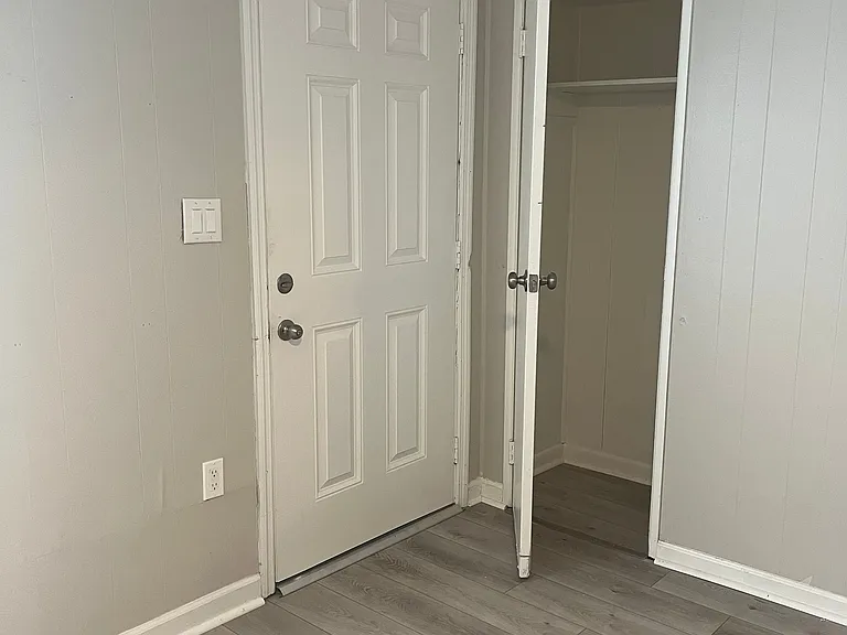 1133 Railroad Dr — Photo 3