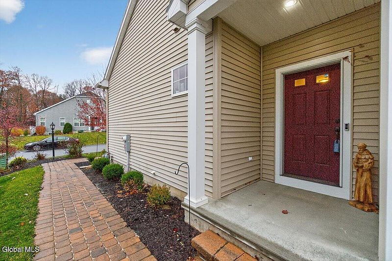 4th image of 3B Winchester Place