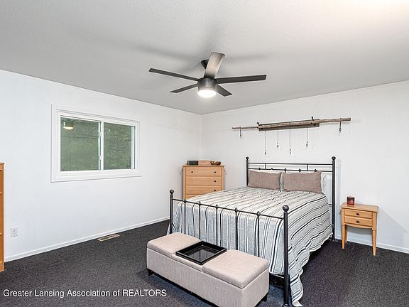 3rd image of 2518 Royce Ct