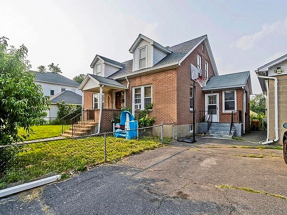 3rd image of 26 Grace St
