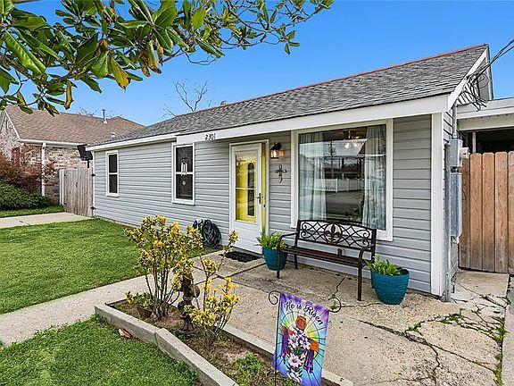 2nd image of 2301 Pecan Dr