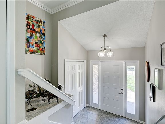 3rd image of 10165 Lincoln Ave