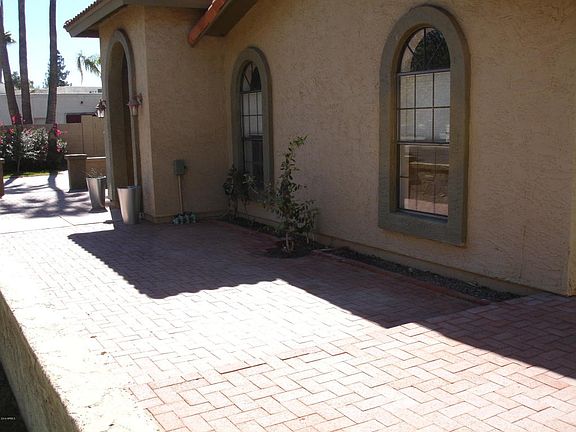 4th image of 1128 N Harris Dr