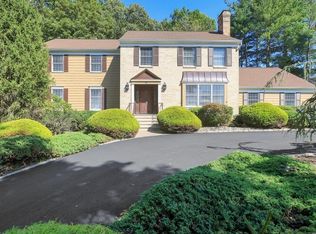 26 Robin Rd, Warren, NJ 07059