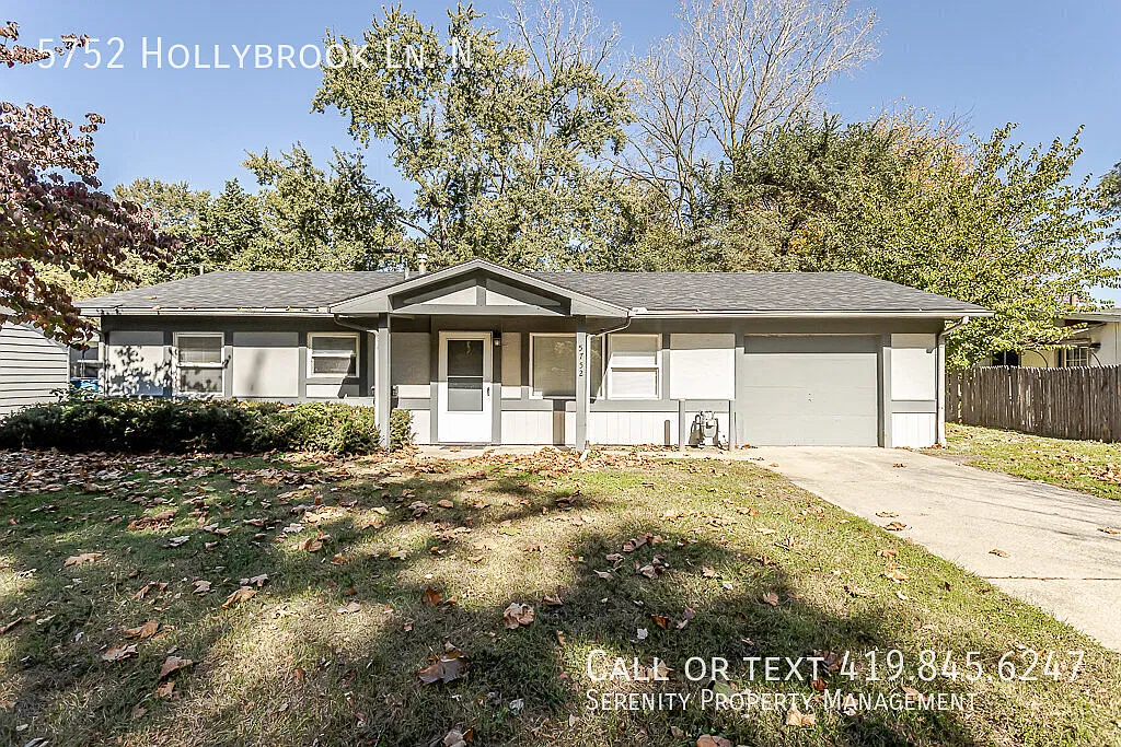 Cozy Up in Your New Home This Fall! 3BR Sylvania Home! — Photo 1