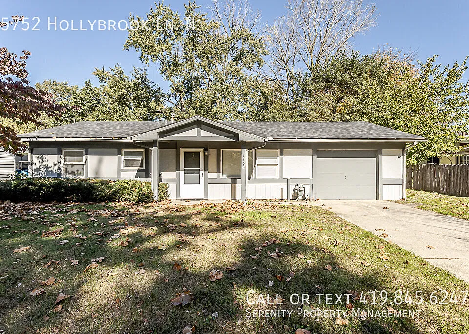 5752 Hollybrook Ln N