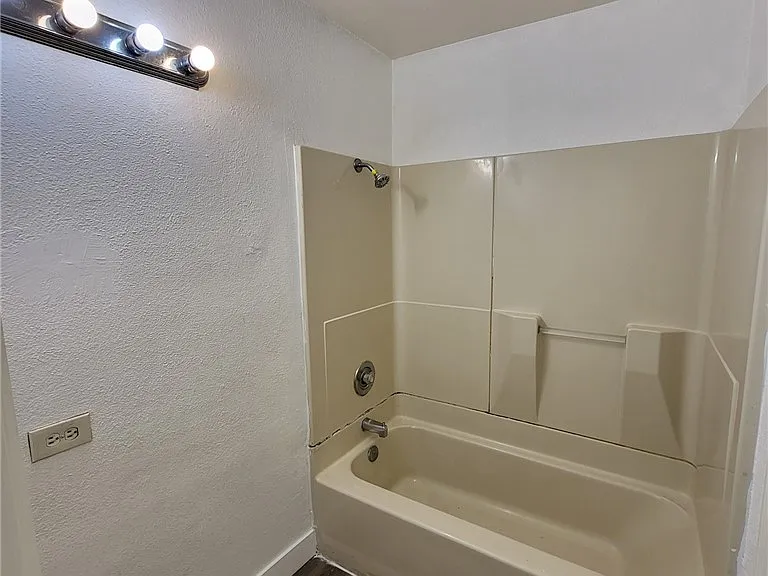 4456 Buena Vista Dr — Photo 13