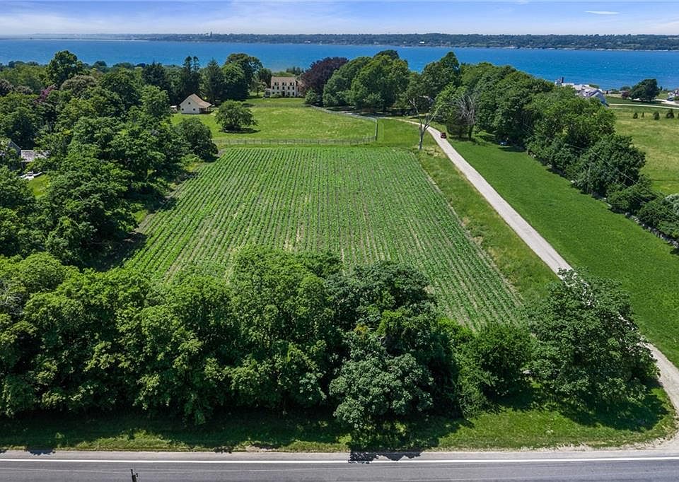 1st image of 6 Bay Farm Ln