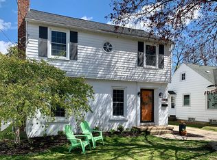 1022 Lake Grove Ave SE, East Grand Rapids, MI 49506