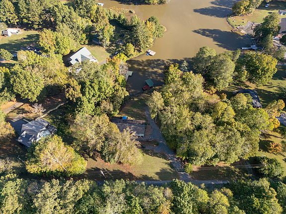 4th image of 482 Hiwassee Dr