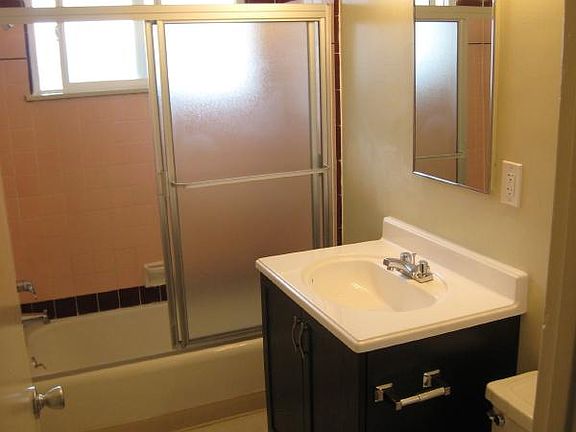 5th image of 11927 Magnolia Blvd APT 21