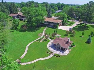 1014 Berlin St, Waupaca, WI 54981