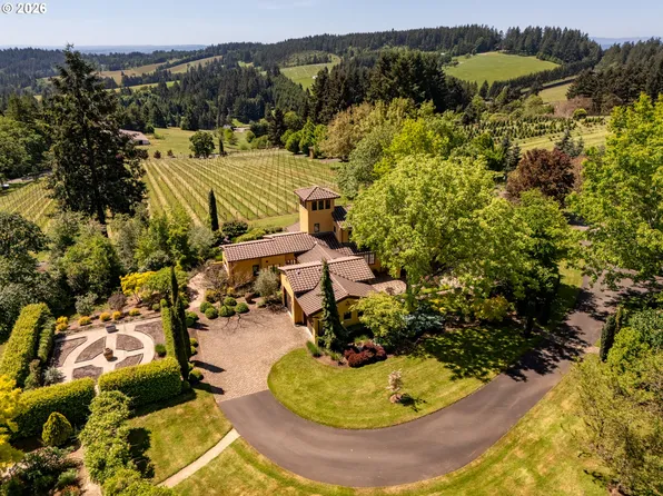 17001 NE Fairview Dr, Dundee, OR 97115