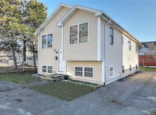 38 Redwing St, Providence, RI 02907