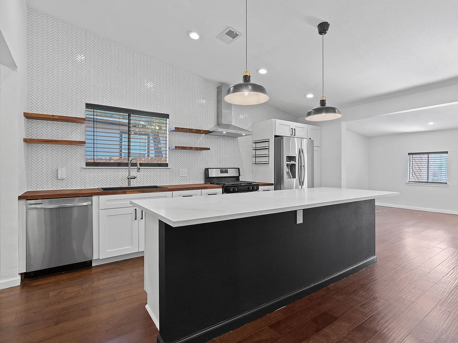 6601 Branchwood Dr — Photo 3