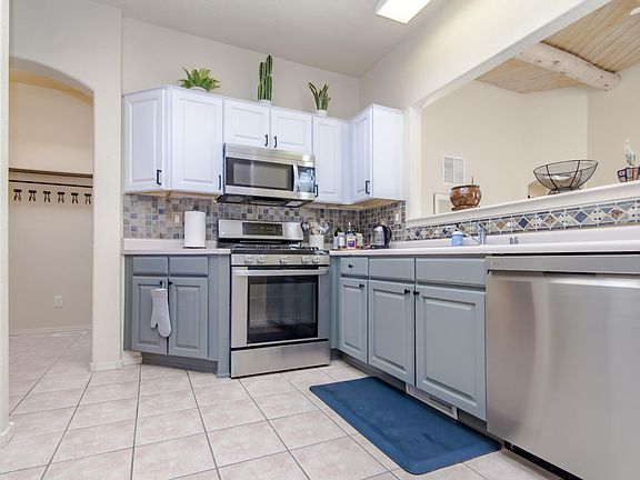 3rd image of 10124 Arroyo Crest Dr NW