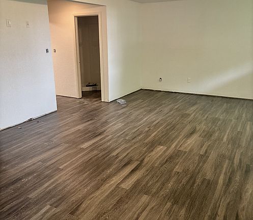 3rd image of 1416 Gilbert St #61