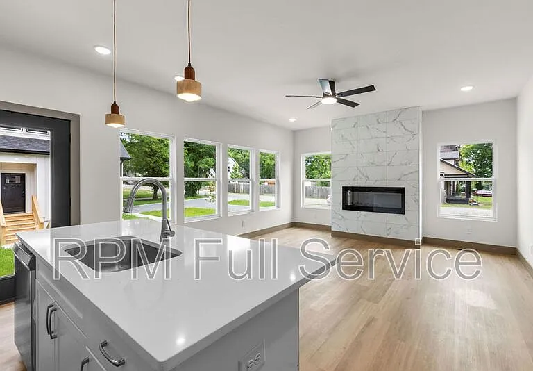 2400 Buchanan St — Photo 14